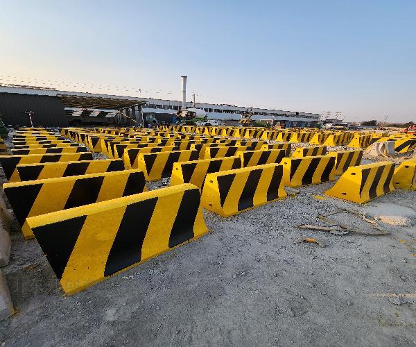 2026年泰安靠谱道路隔离墩厂家有哪些 行业整理的优质供应商选型参考
