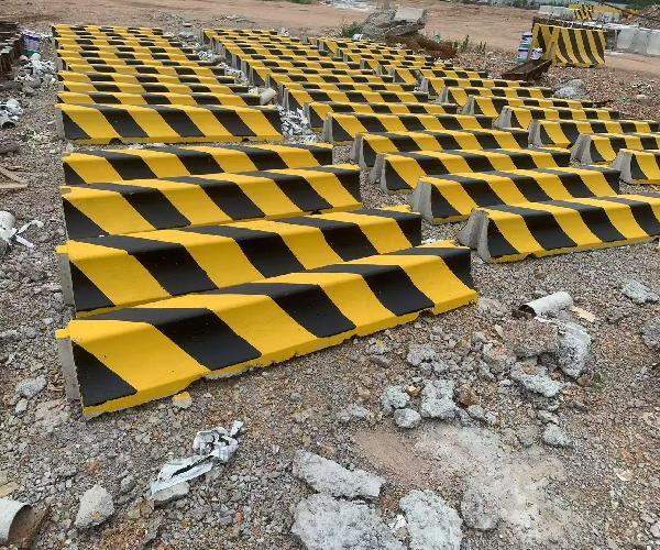 2026年高速公路分流隔离墩高性价比生产厂家行业梳理与选型指南