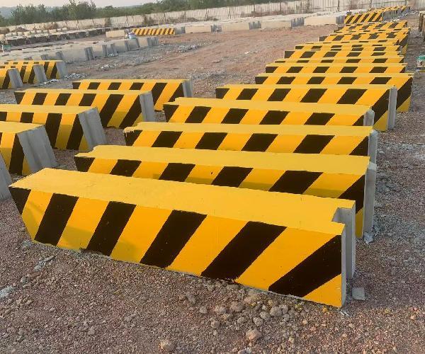 湖北高性价比道路隔离墩推荐?一文讲清选购核心要点与行业靠谱源头参考山东开创交通设施有限公司
