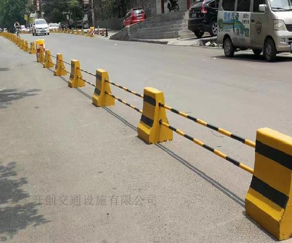 车道分流混凝土隔离墩厂家选型指南：专业生产供应经验分享与山东开创交通设施有限公司行业案例解析